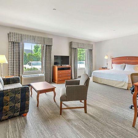 Hampton Inn & Suites Мистик Екстериор снимка