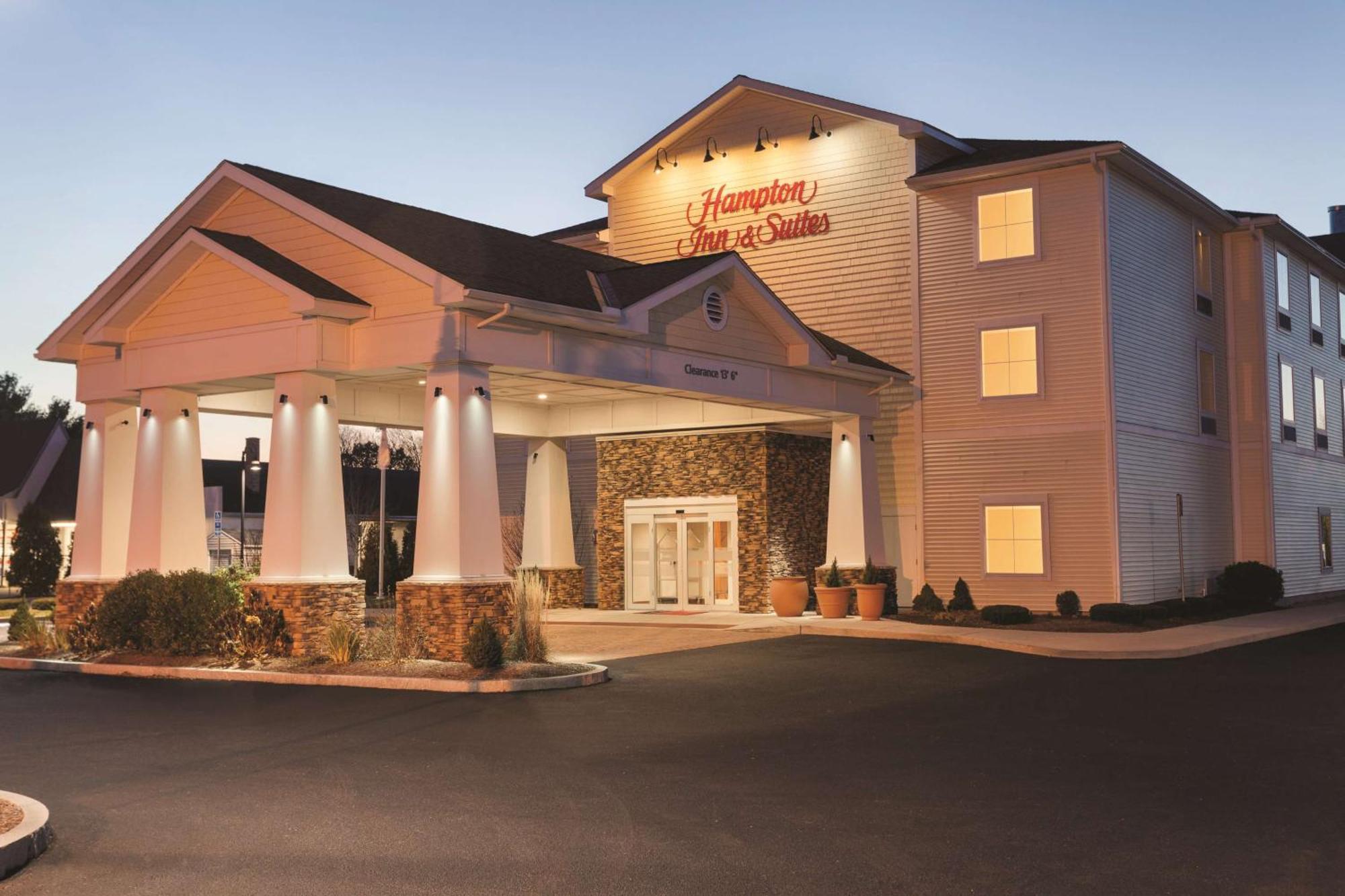 Hampton Inn & Suites Мистик Екстериор снимка