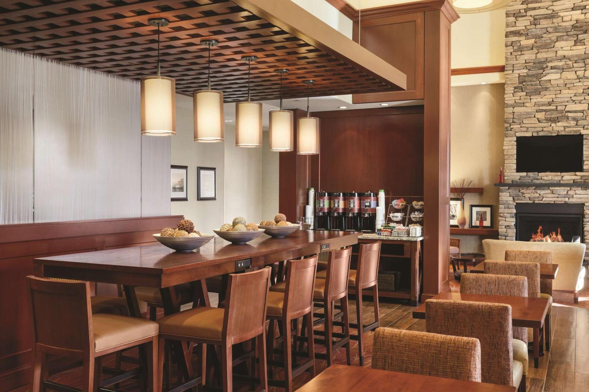 Hampton Inn & Suites Мистик Екстериор снимка