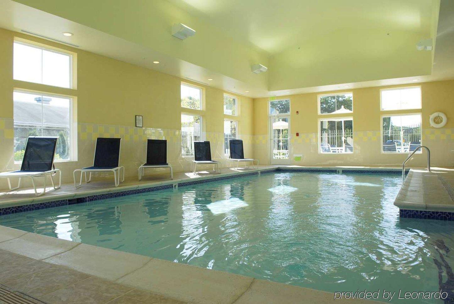 Hampton Inn & Suites Мистик Съоръжения снимка