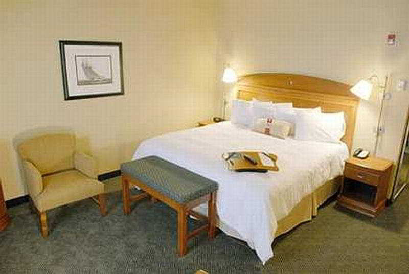 Hampton Inn & Suites Мистик Екстериор снимка