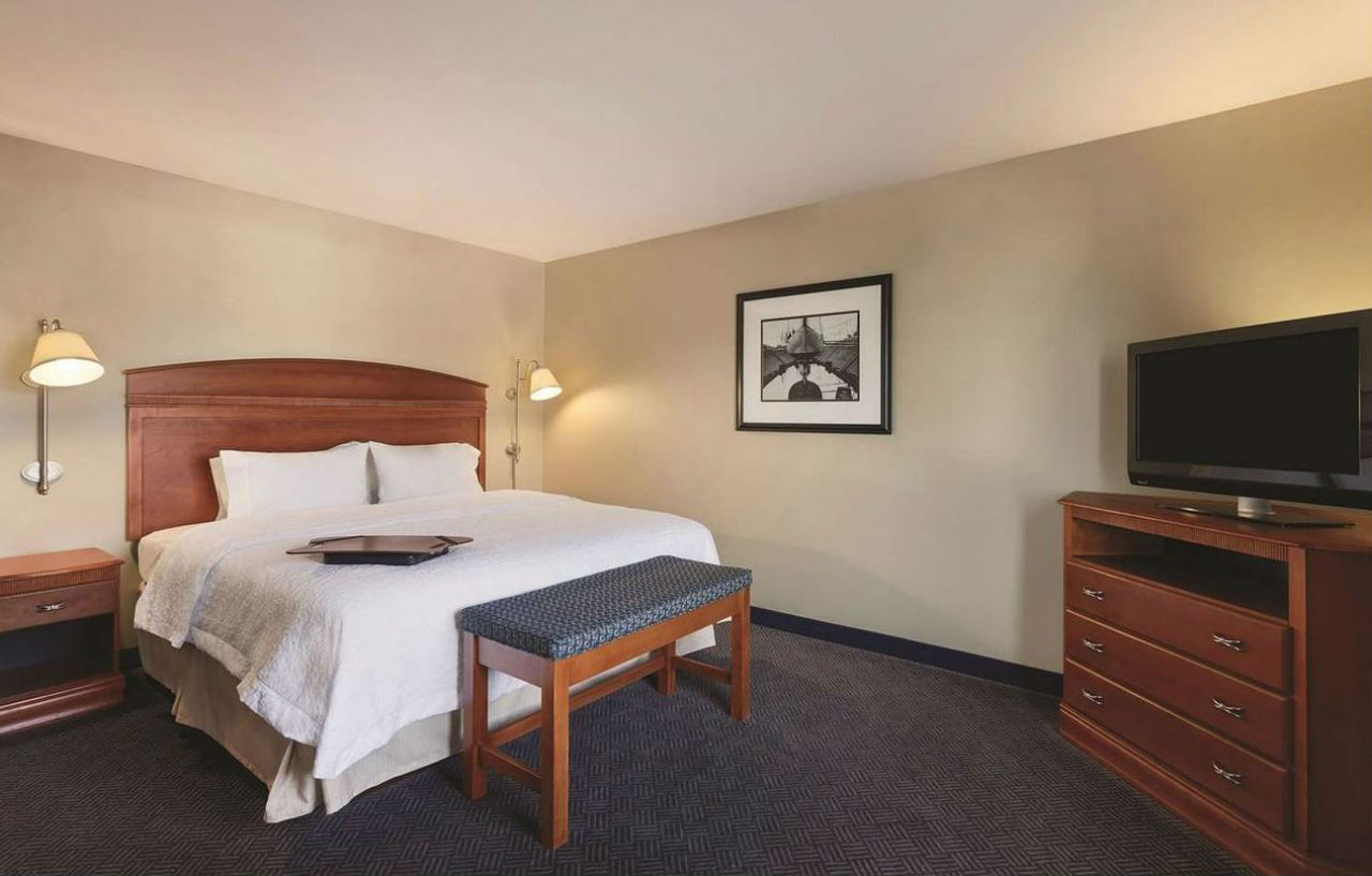 Hampton Inn & Suites Мистик Екстериор снимка